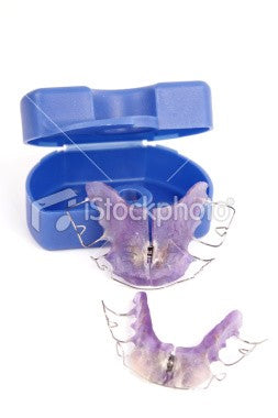 קופסא לשיניים תותבות